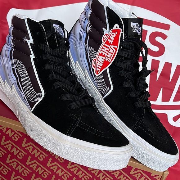 Vans Men’s Sk8-Hi Bolt
Chrome Flash Black
VN0A5JIVBMA
Men’s sneakers - Picture 8 of 16